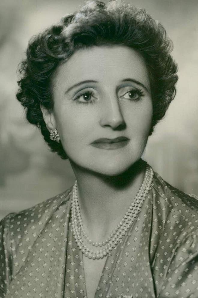 Foto di Joyce Carey
